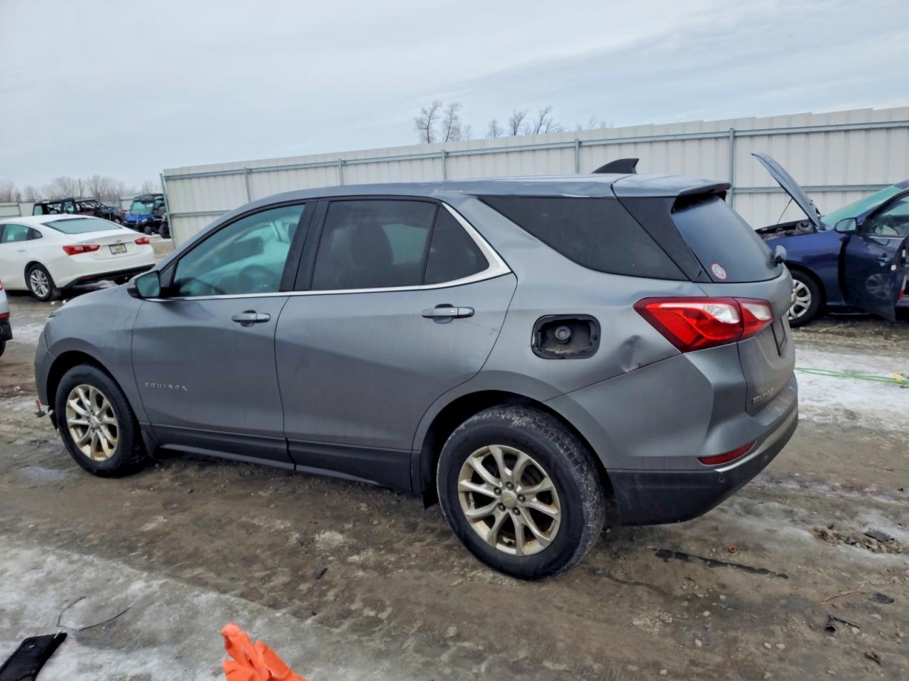 2018 CHEVROLET EQUINOX LT photo 2