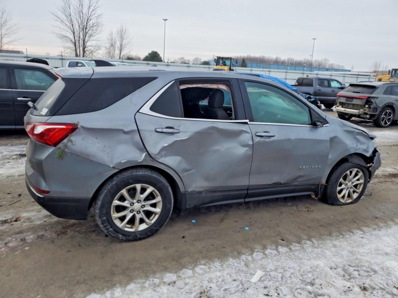 2018 CHEVROLET EQUINOX LT photo 3