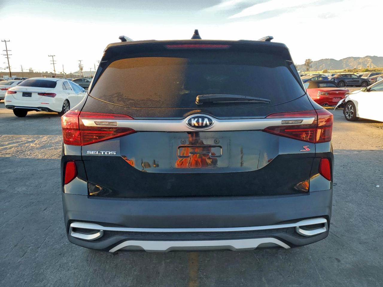 2021 KIA SELTOS S photo 6