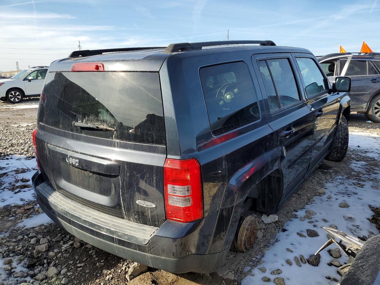 2015 JEEP PATRIOT LATITUDE photo 3