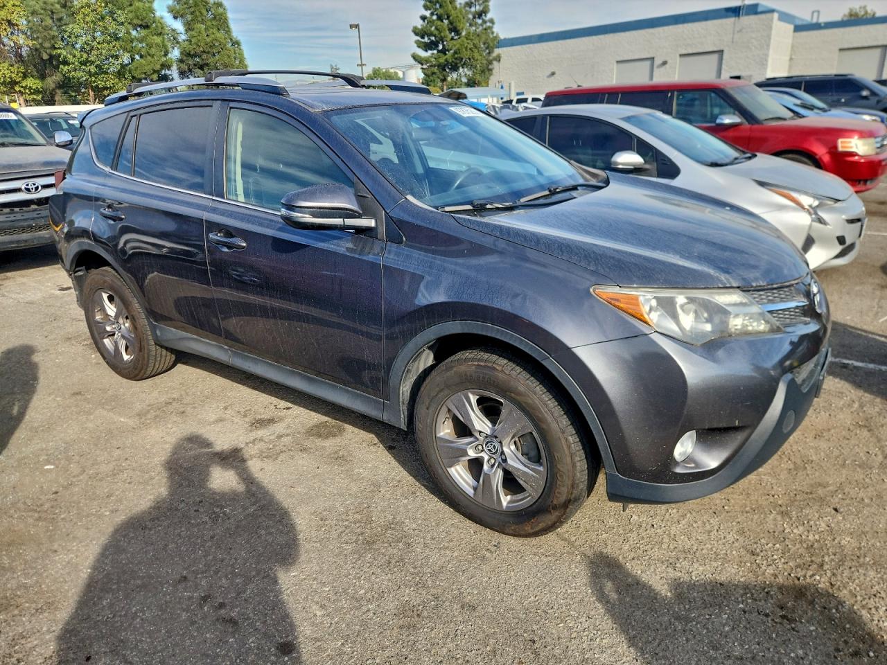 2015 TOYOTA RAV4 XLE photo 4