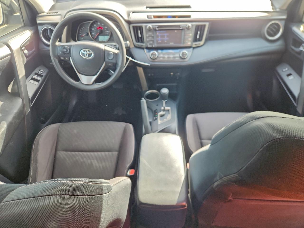 2015 TOYOTA RAV4 XLE photo 8