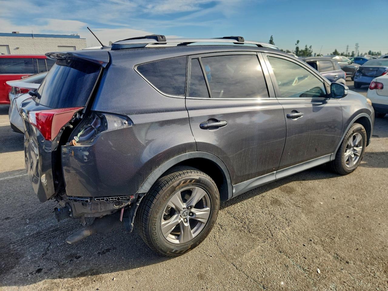 2015 TOYOTA RAV4 XLE photo 3