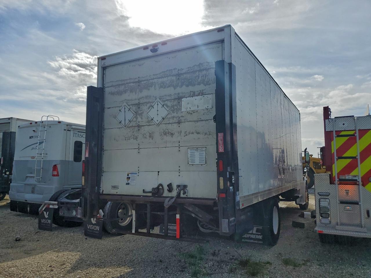 2015 FREIGHTLINER M2 106 MEDIUM DUTY photo 3