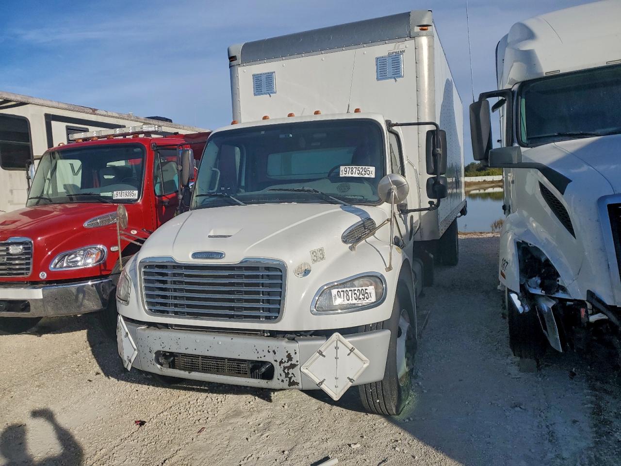 2015 FREIGHTLINER M2