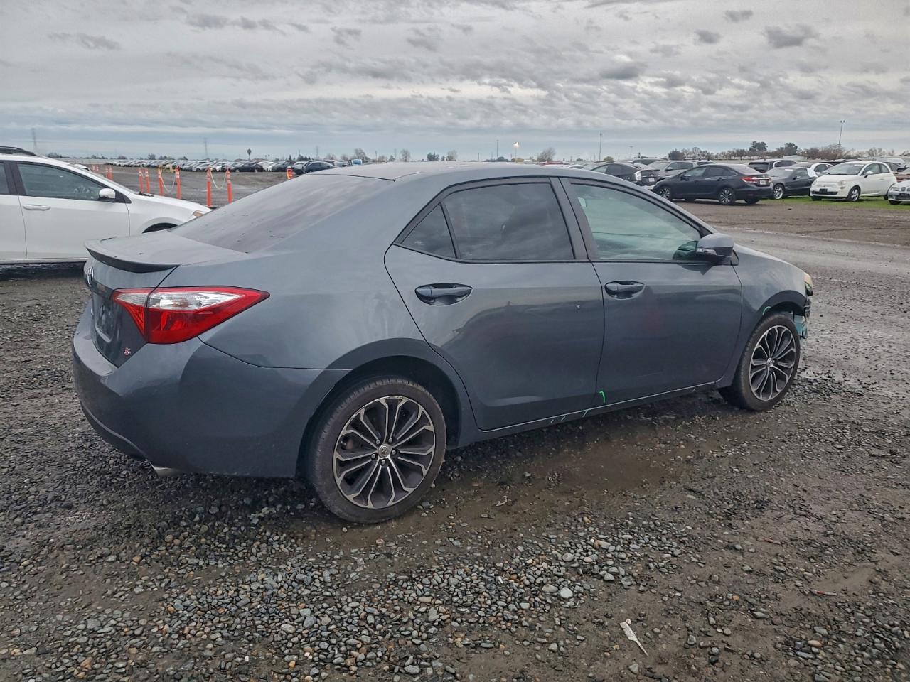 2014 TOYOTA COROLLA L photo 3