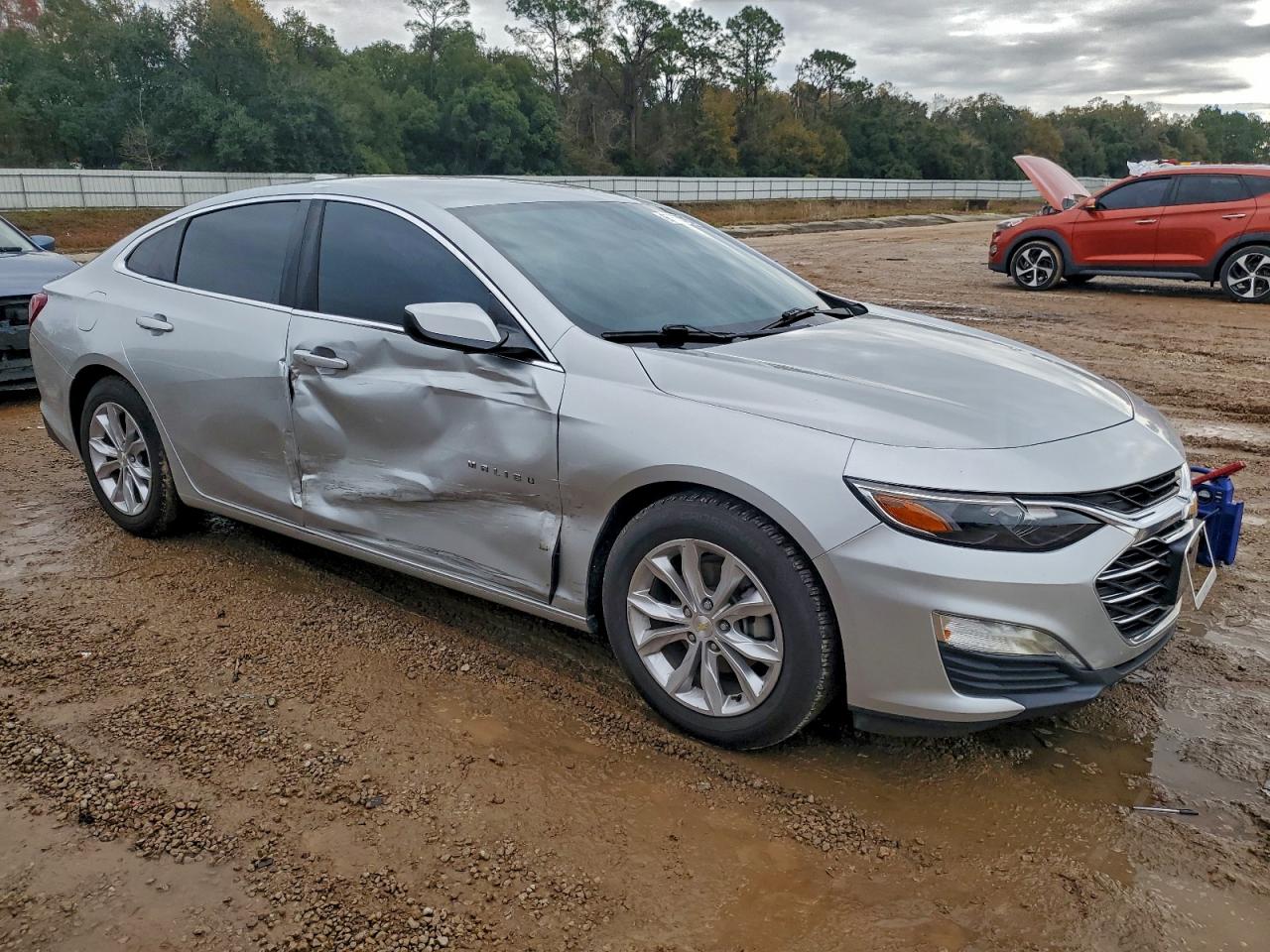 2021 CHEVROLET MALIBU LT photo 4