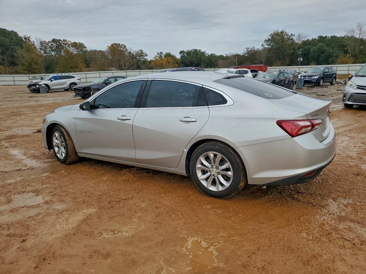 2021 CHEVROLET MALIBU LT photo 2