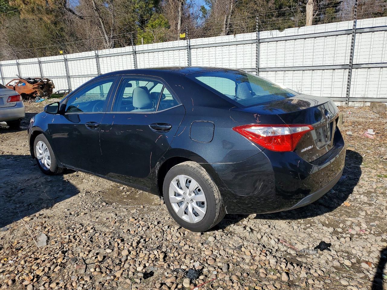 2015 TOYOTA COROLLA L photo 2