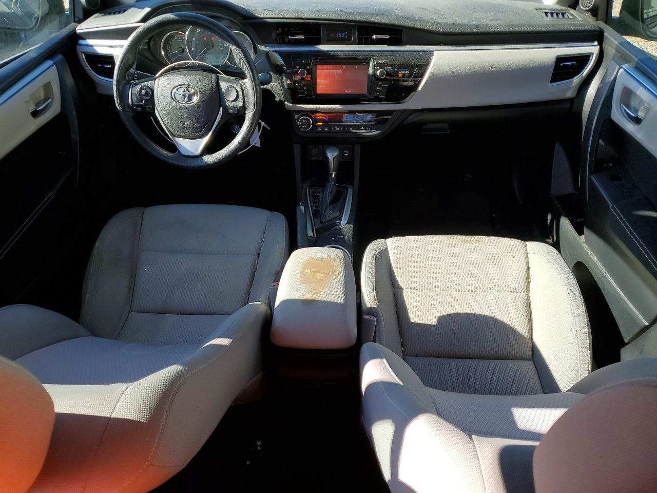 2015 TOYOTA COROLLA L photo 8