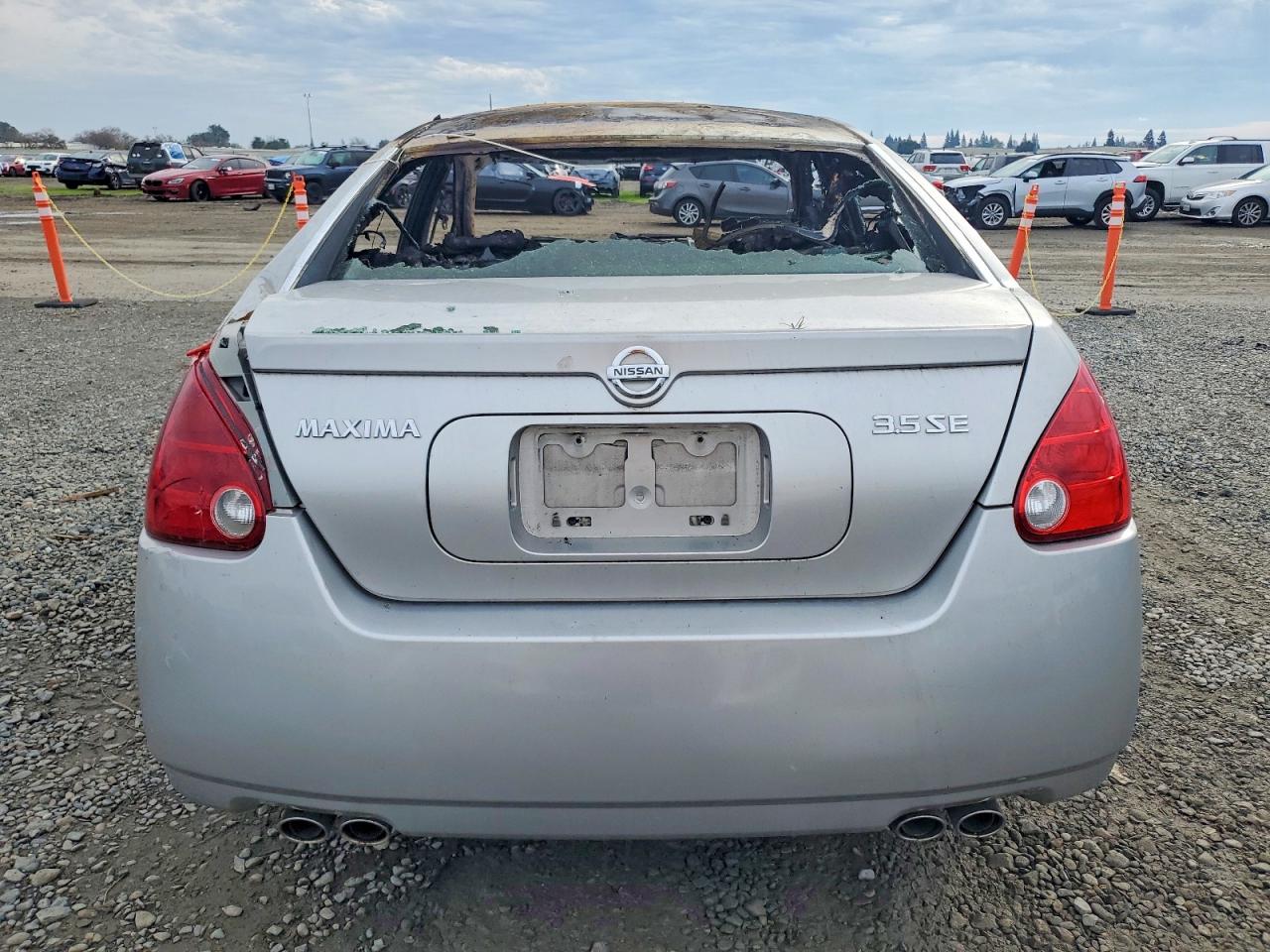 2005 NISSAN MAXIMA SE photo 6