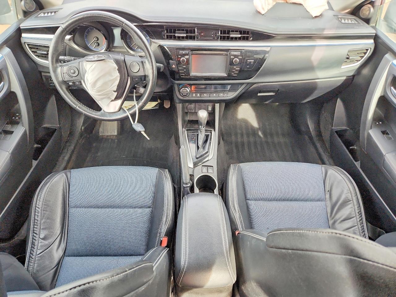2015 TOYOTA COROLLA L photo 8