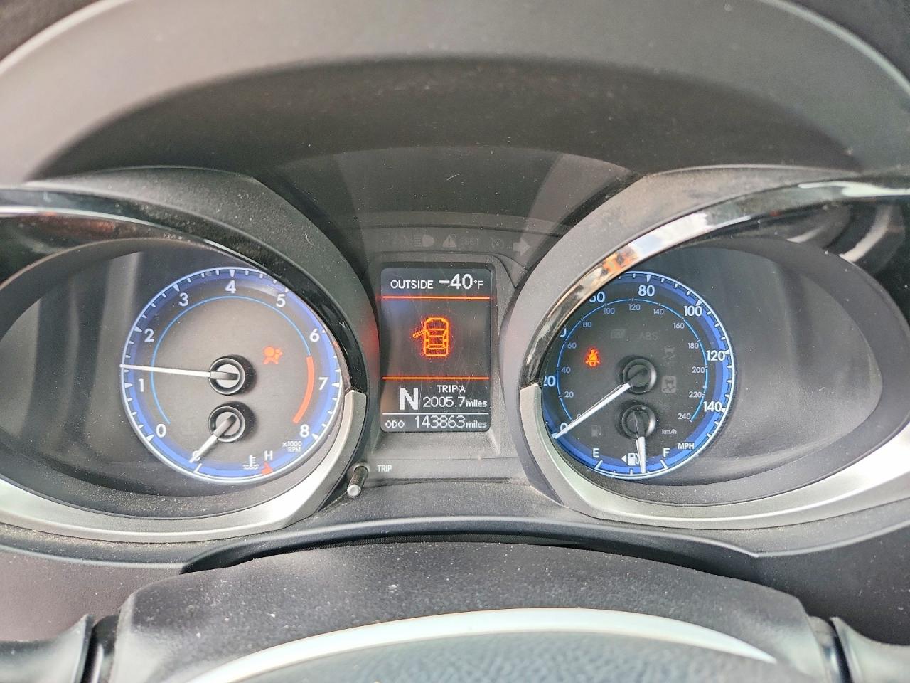 2015 TOYOTA COROLLA L photo 9