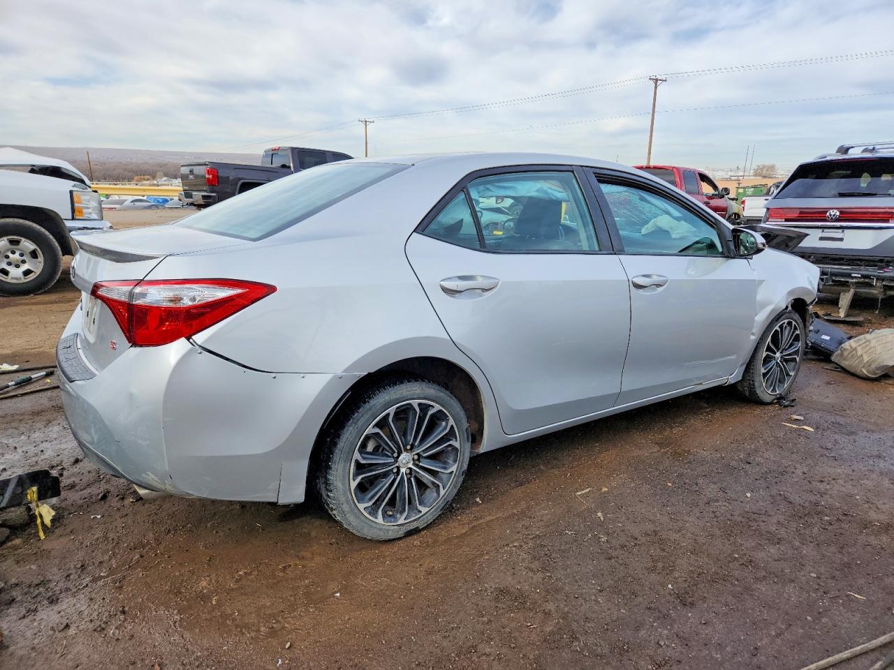 2015 TOYOTA COROLLA L photo 3