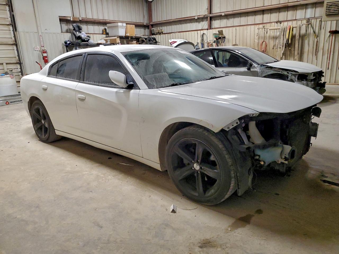2015 DODGE CHARGER SXT photo 4