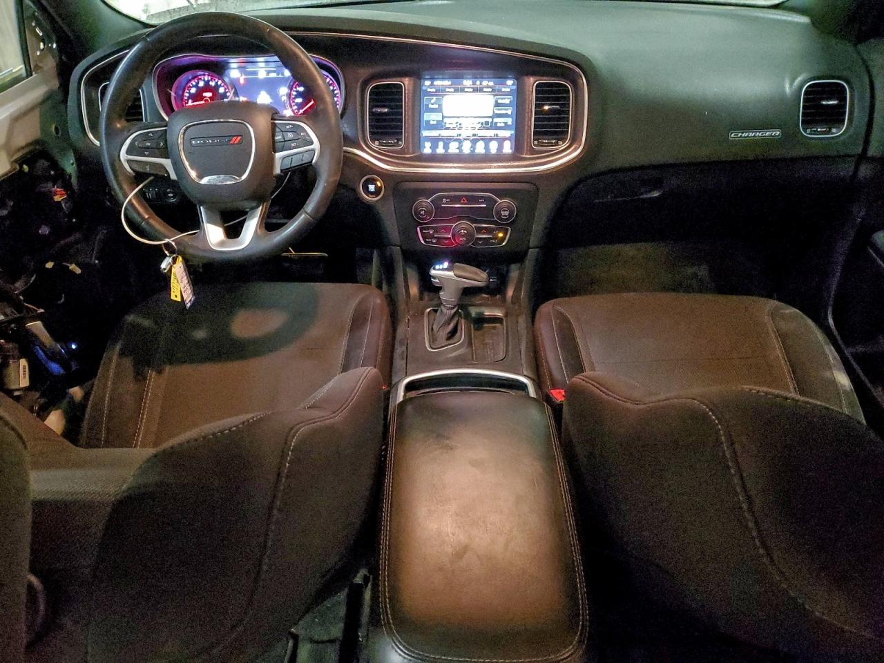 2015 DODGE CHARGER SXT photo 8