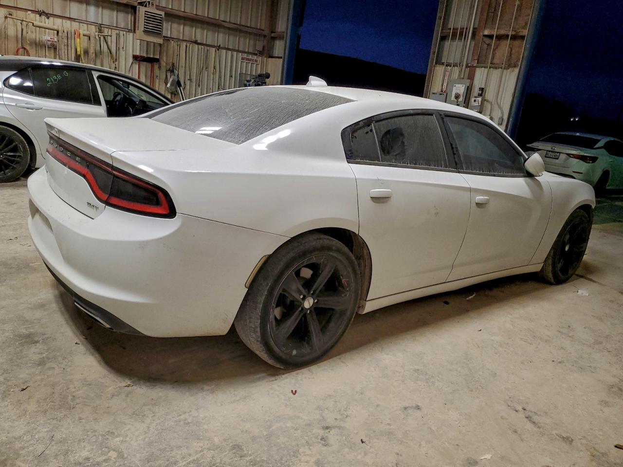 2015 DODGE CHARGER SXT photo 3