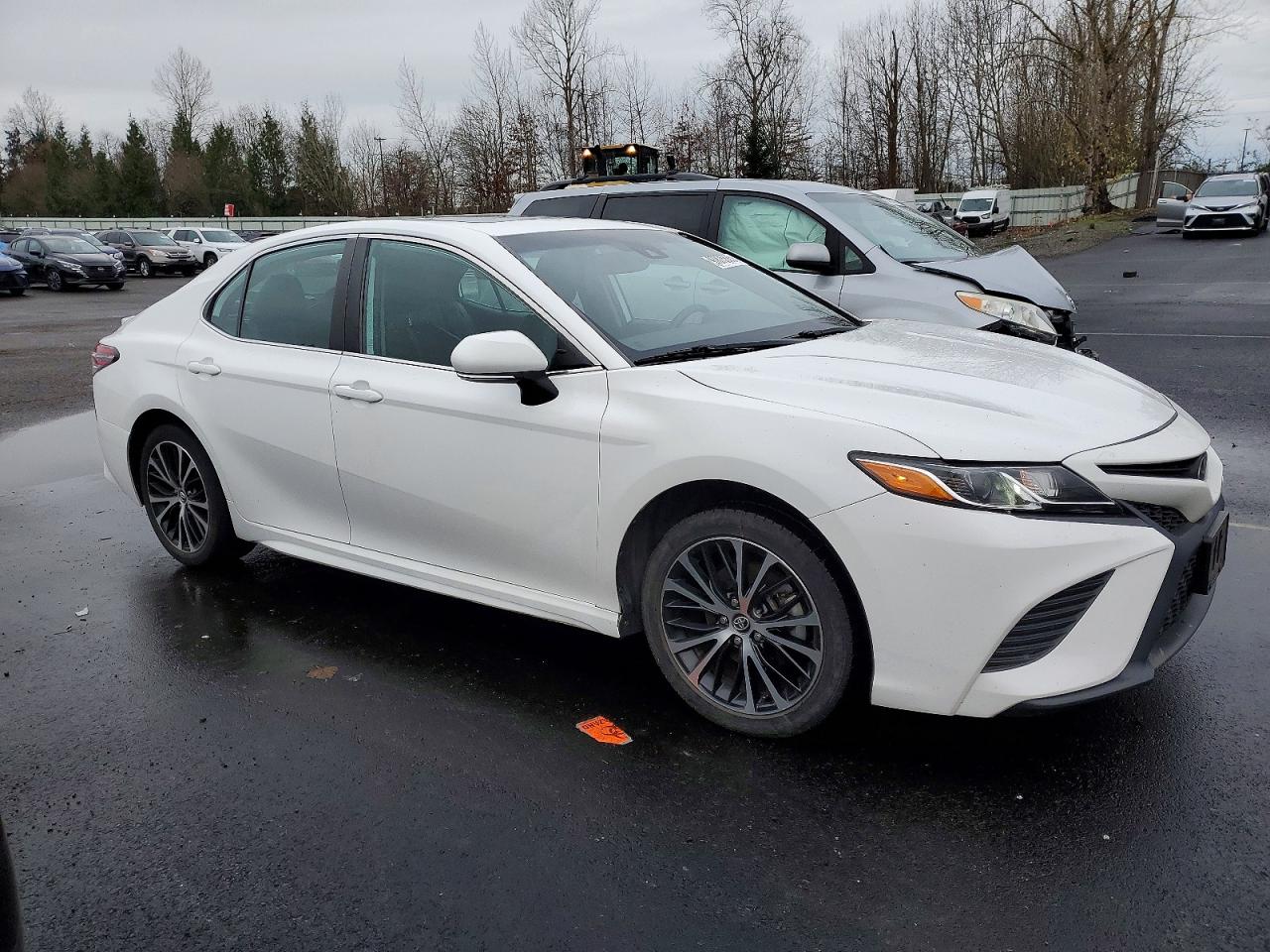 2020 TOYOTA CAMRY SE photo 4