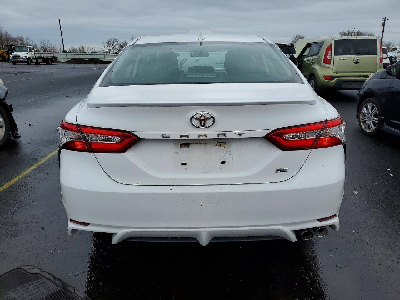 2020 TOYOTA CAMRY SE photo 6
