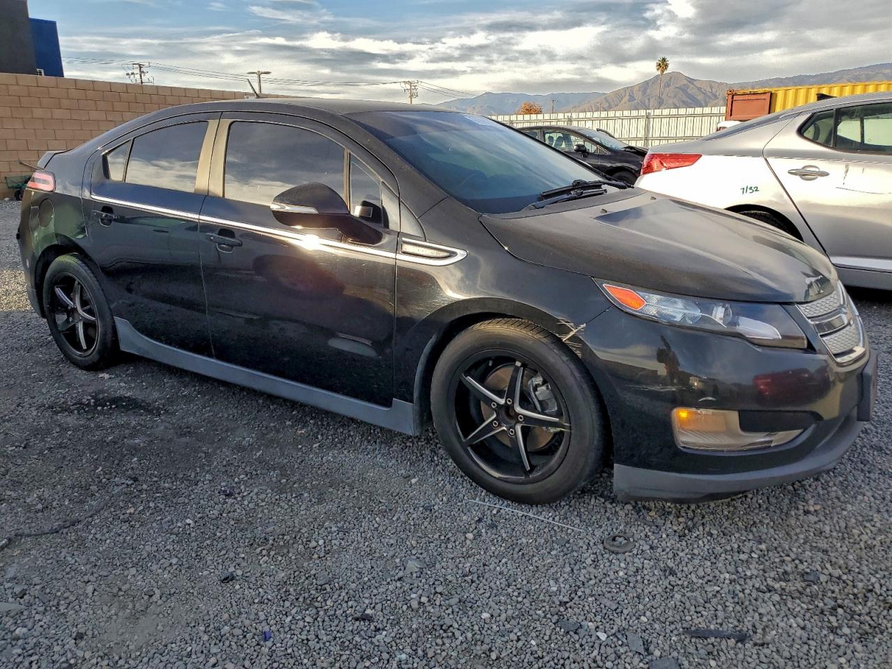2014 CHEVROLET VOLT photo 4