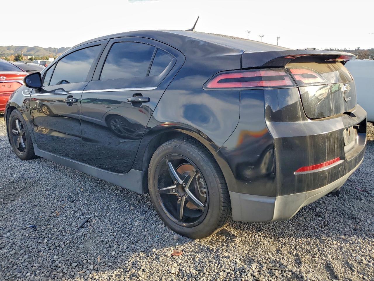 2014 CHEVROLET VOLT photo 2