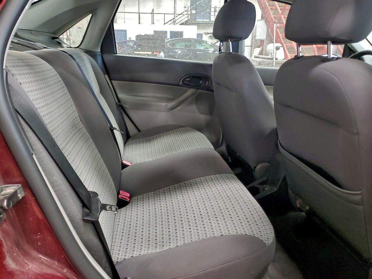 2006 FORD FOCUS ZX4 photo 10