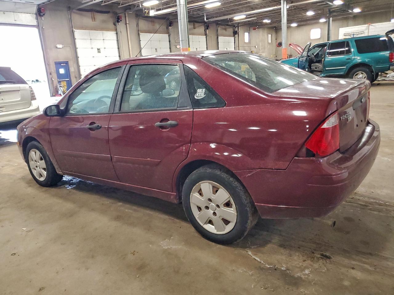 2006 FORD FOCUS ZX4 photo 2