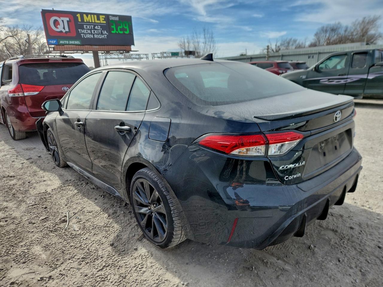 2023 TOYOTA COROLLA SE photo 2