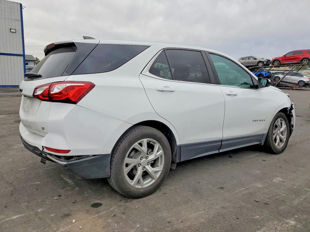 2021 CHEVROLET EQUINOX LT photo 3