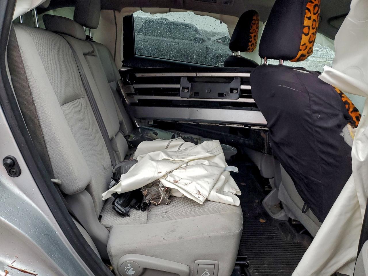 2017 TOYOTA HIGHLANDER LE photo 11