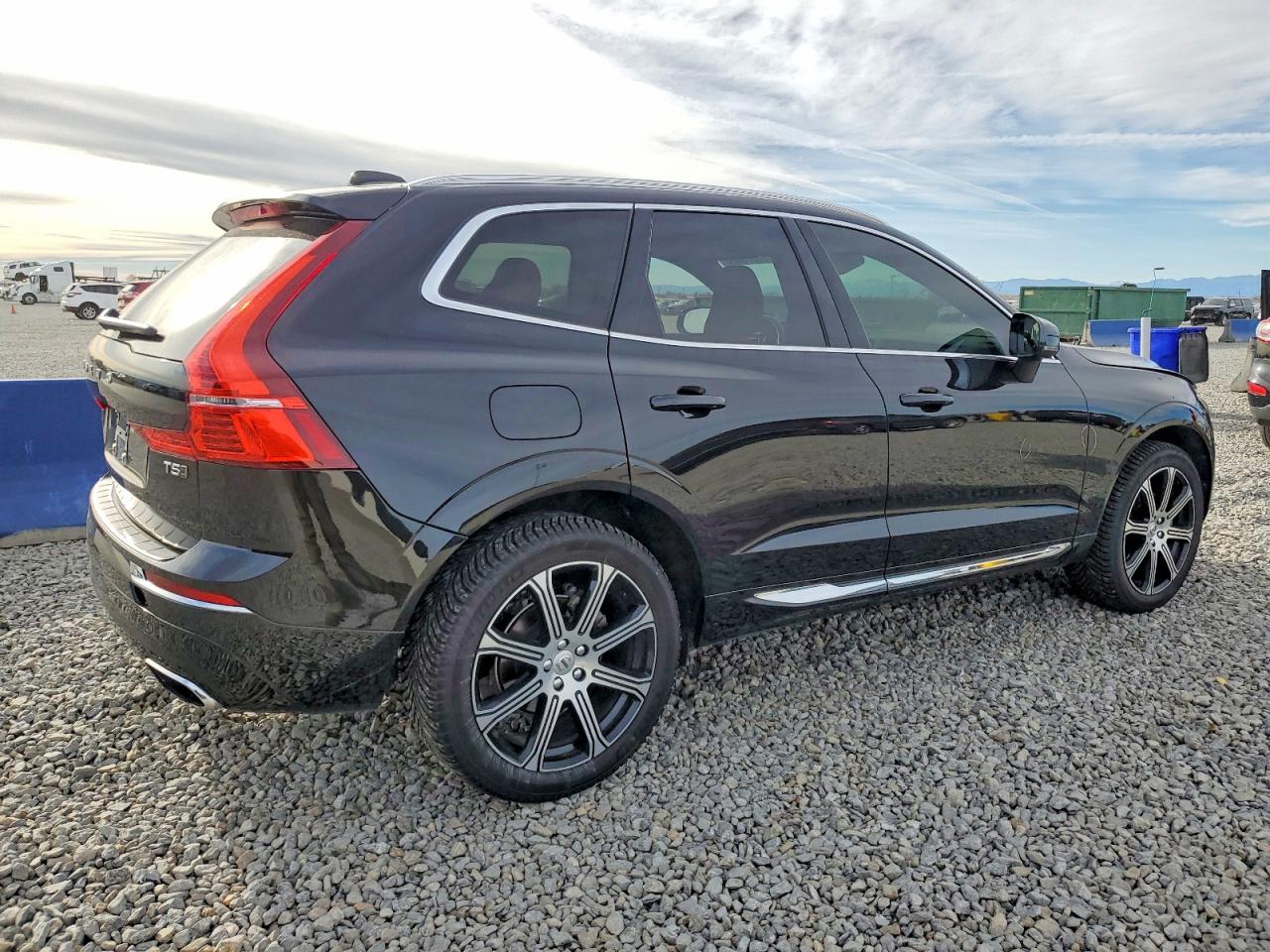 2021 VOLVO XC60 T5 INSCRIPTION photo 3