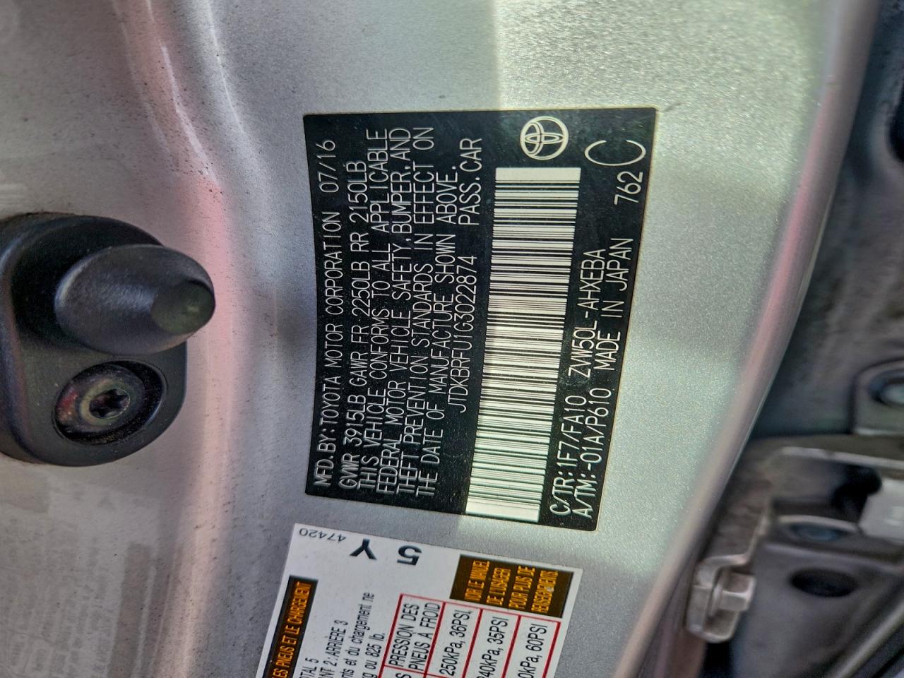 2016 TOYOTA PRIUS photo 12