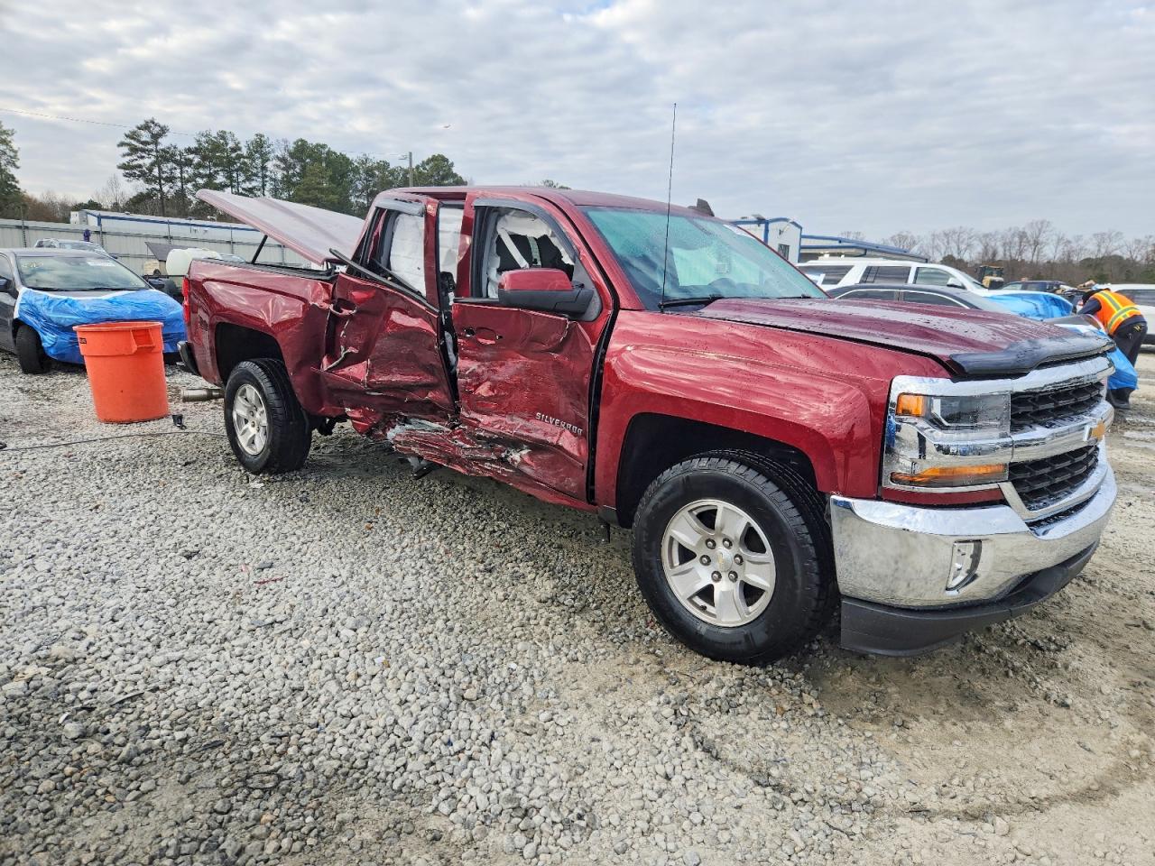 2017 CHEVROLET SILVERADO C1500 LT photo 4