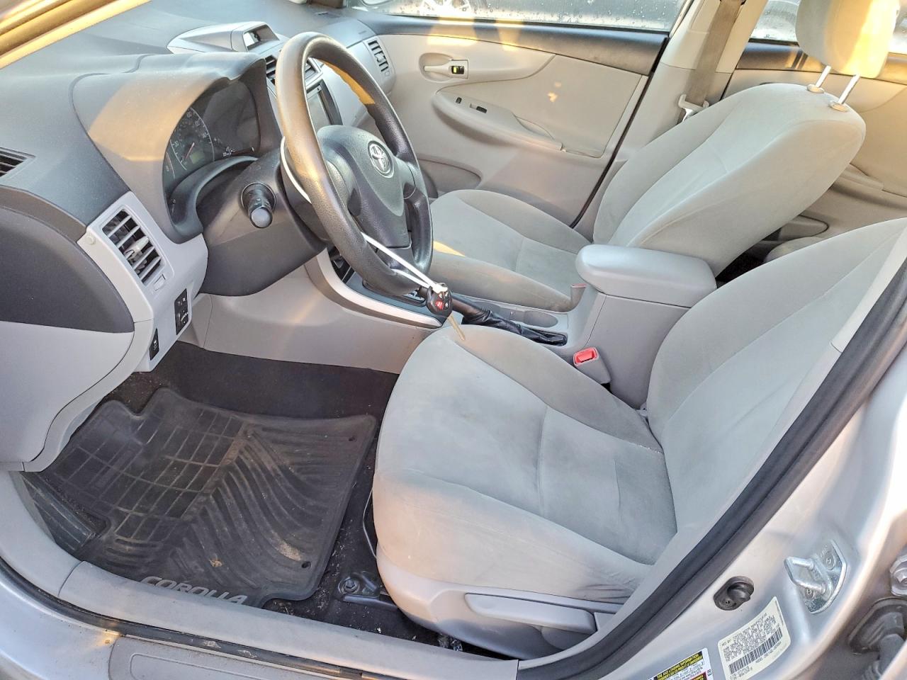 2013 TOYOTA COROLLA BASE photo 7