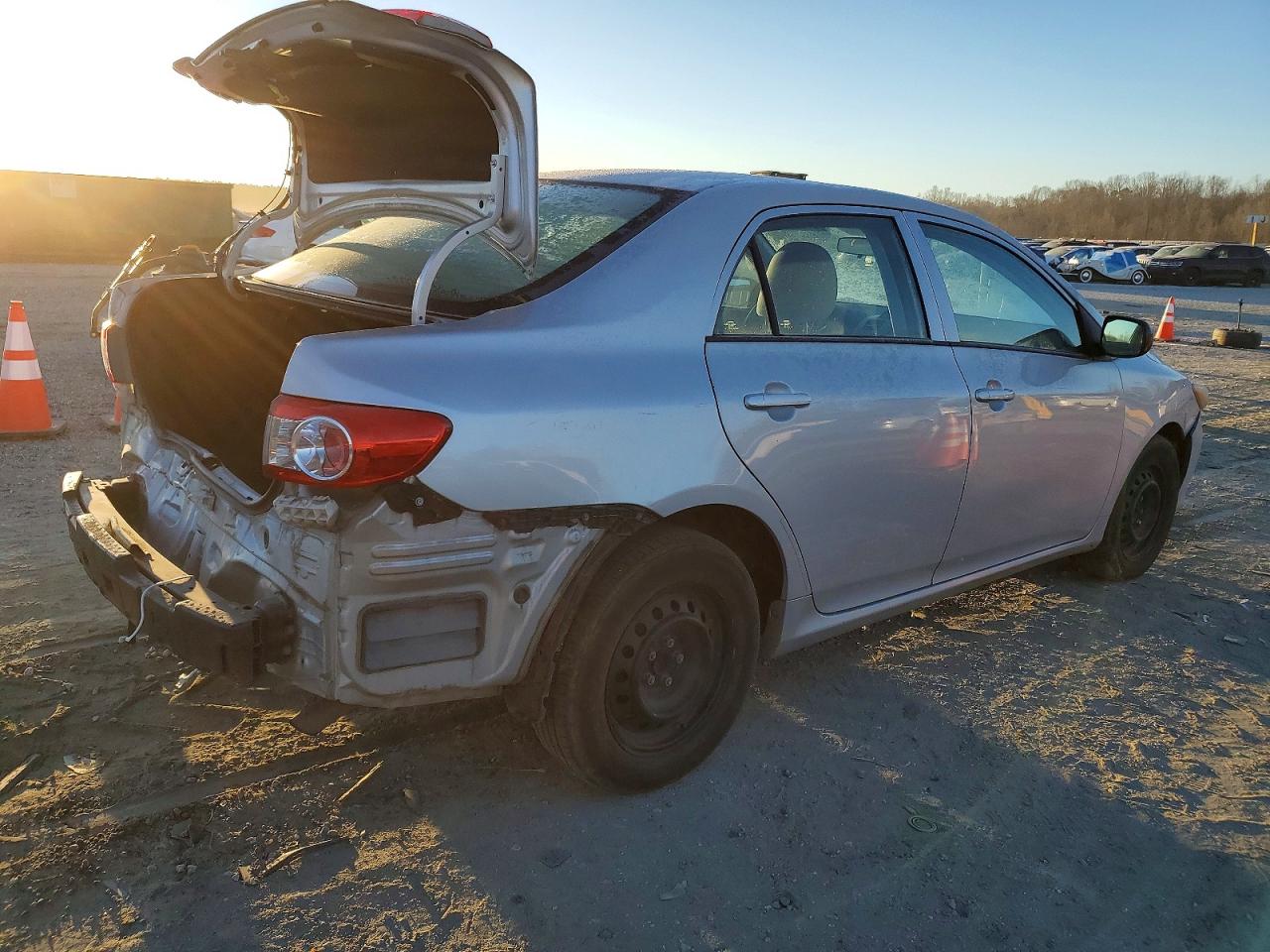 2013 TOYOTA COROLLA BASE photo 3