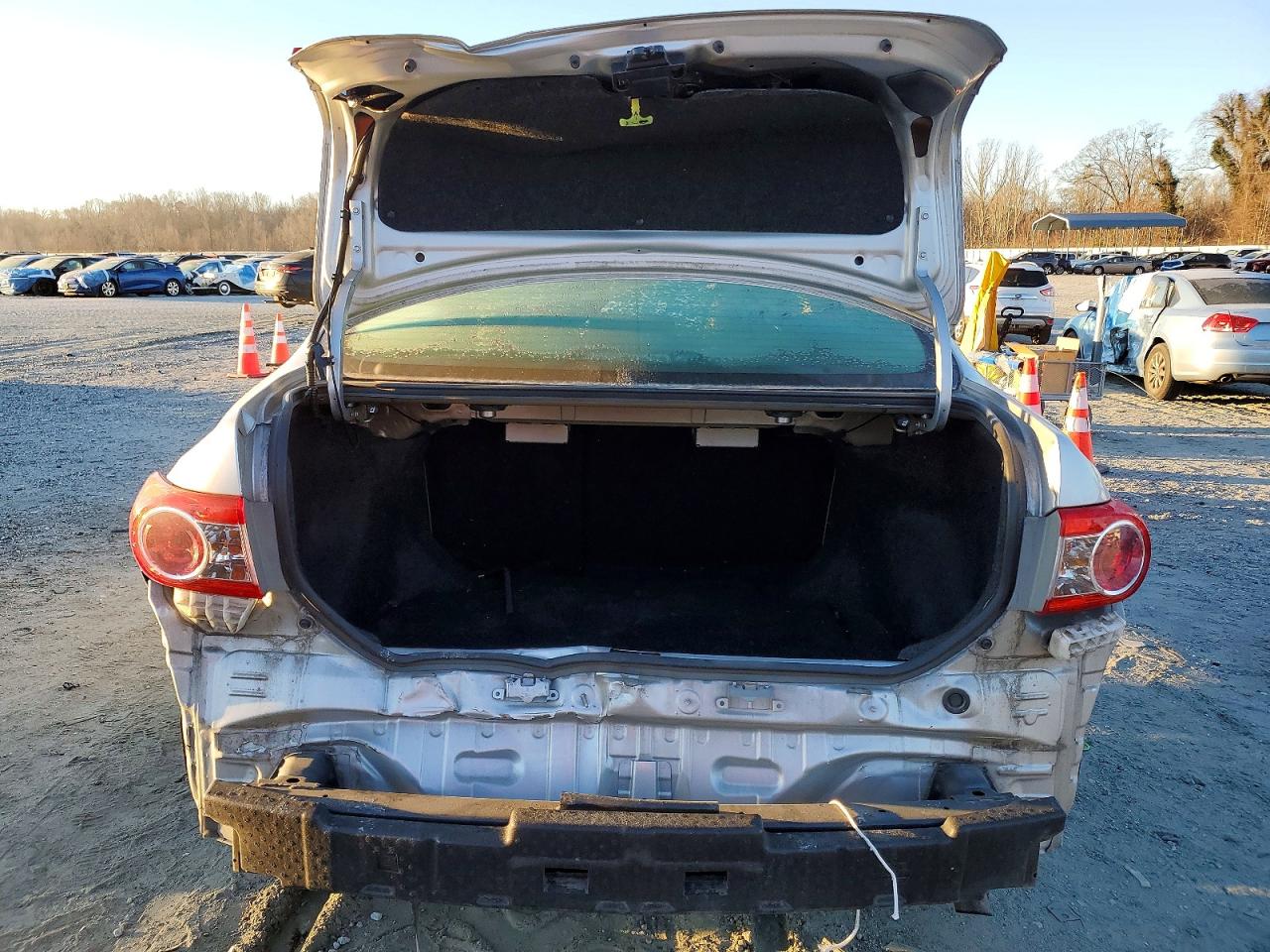 2013 TOYOTA COROLLA BASE photo 6