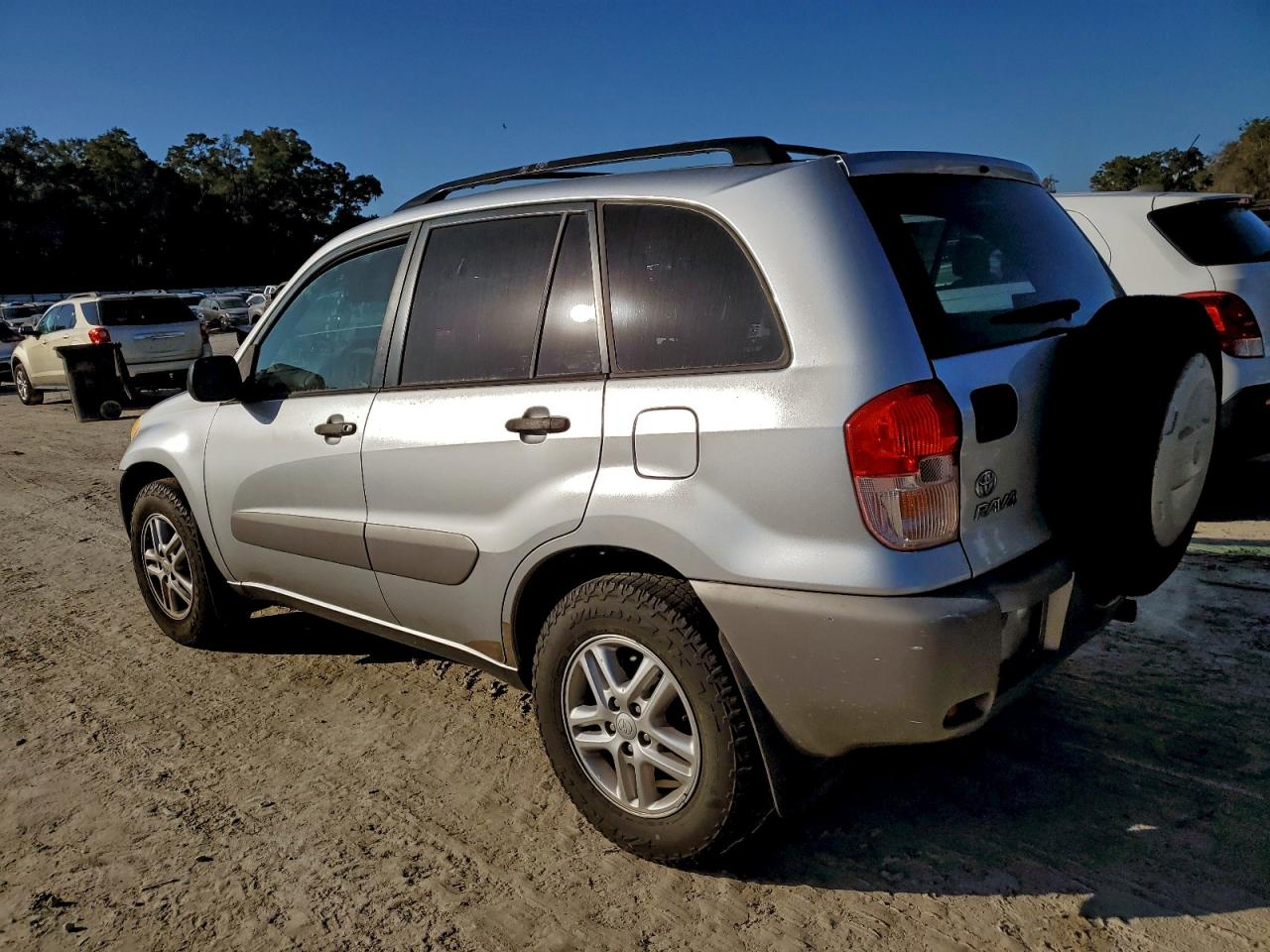 2003 TOYOTA RAV4 photo 2