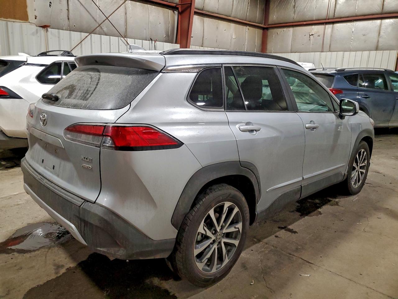 2023 TOYOTA COROLLA CROSS XLE photo 3