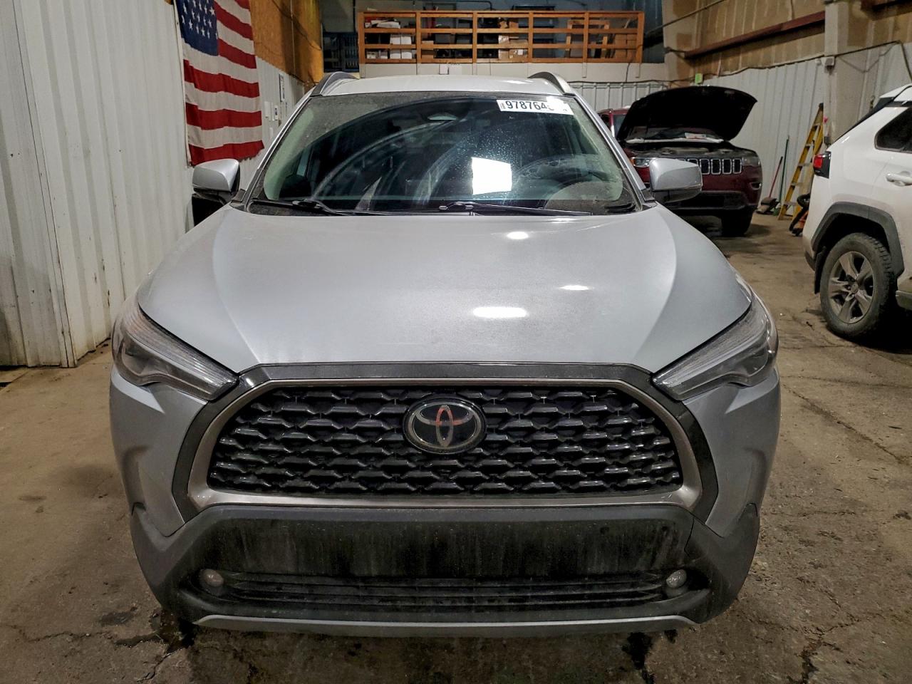 2023 TOYOTA COROLLA CROSS XLE photo 5