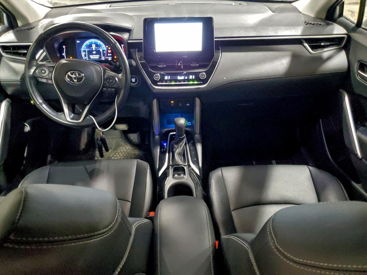 2023 TOYOTA COROLLA CROSS XLE photo 8