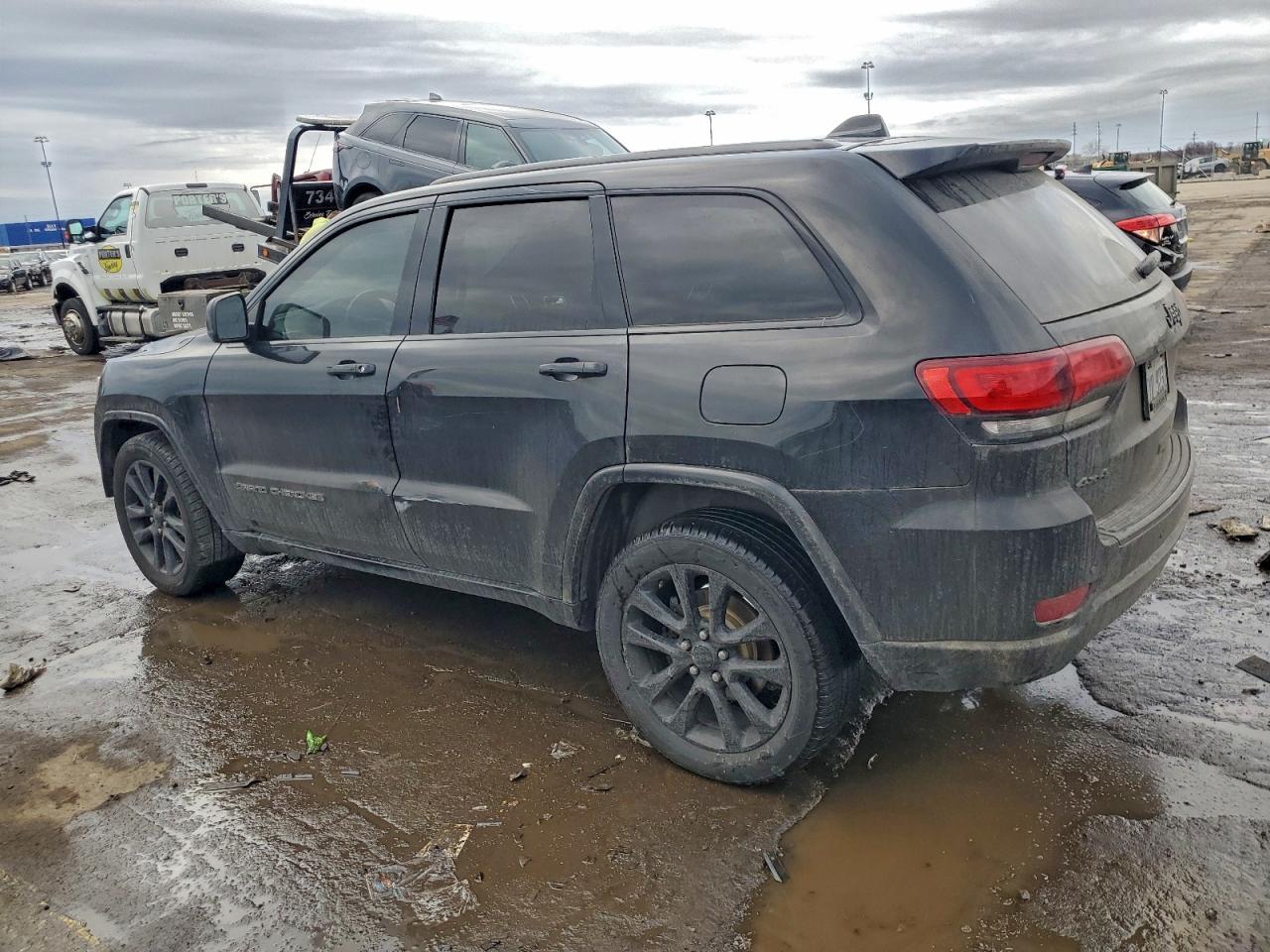 2018 JEEP GRAND CHEROKEE LAREDO photo 2