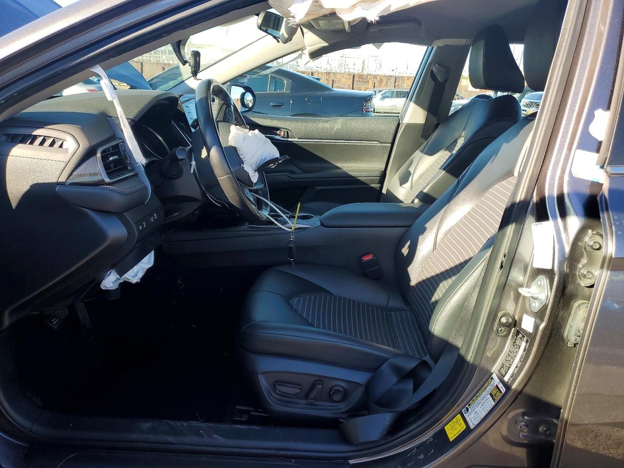 2022 TOYOTA CAMRY SE photo 13