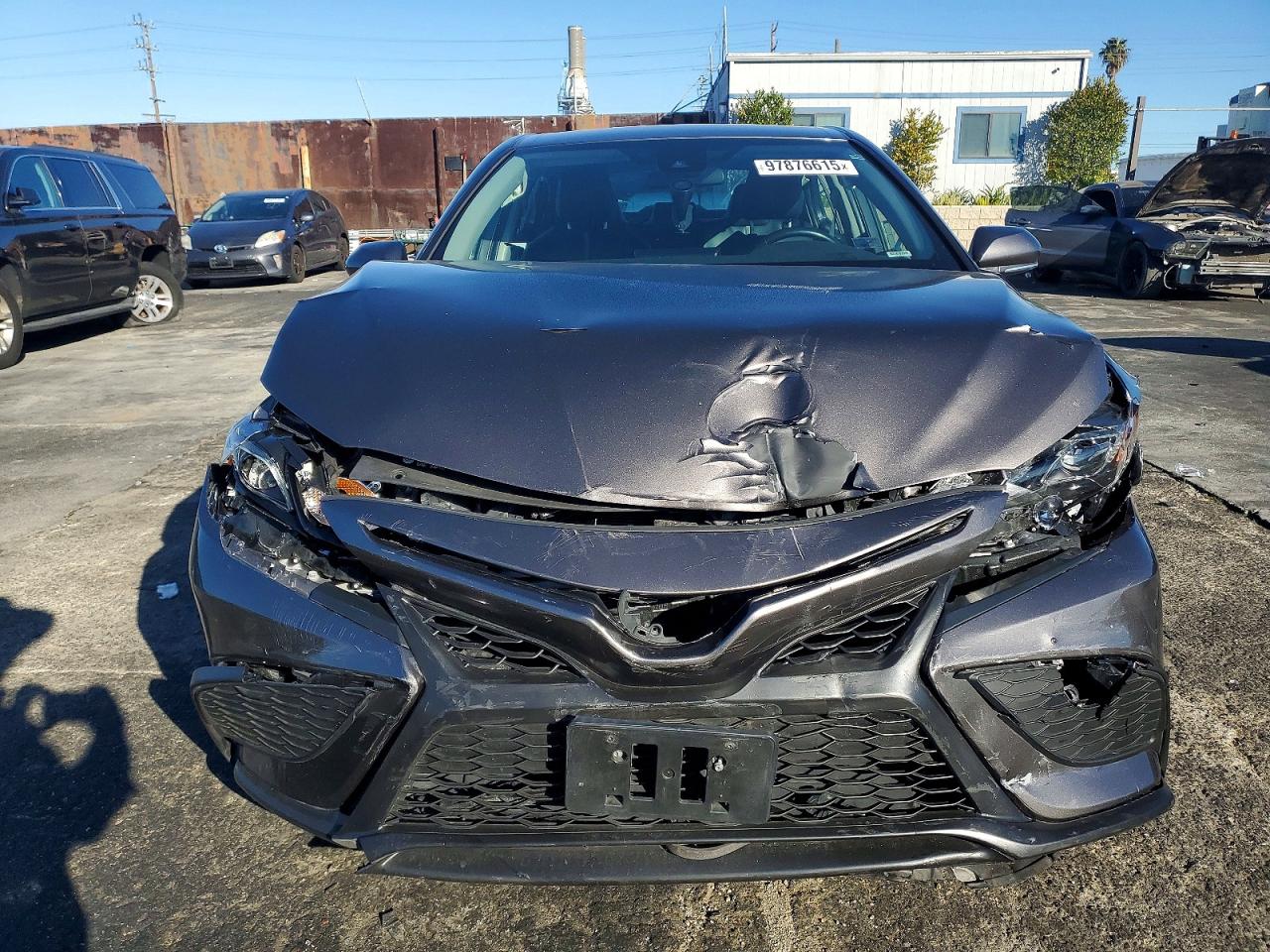 2022 TOYOTA CAMRY SE photo 9