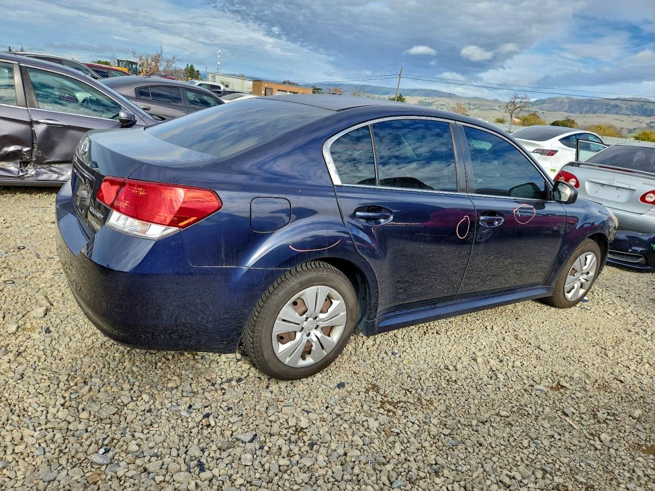 2013 SUBARU LEGACY 2.5I photo 3
