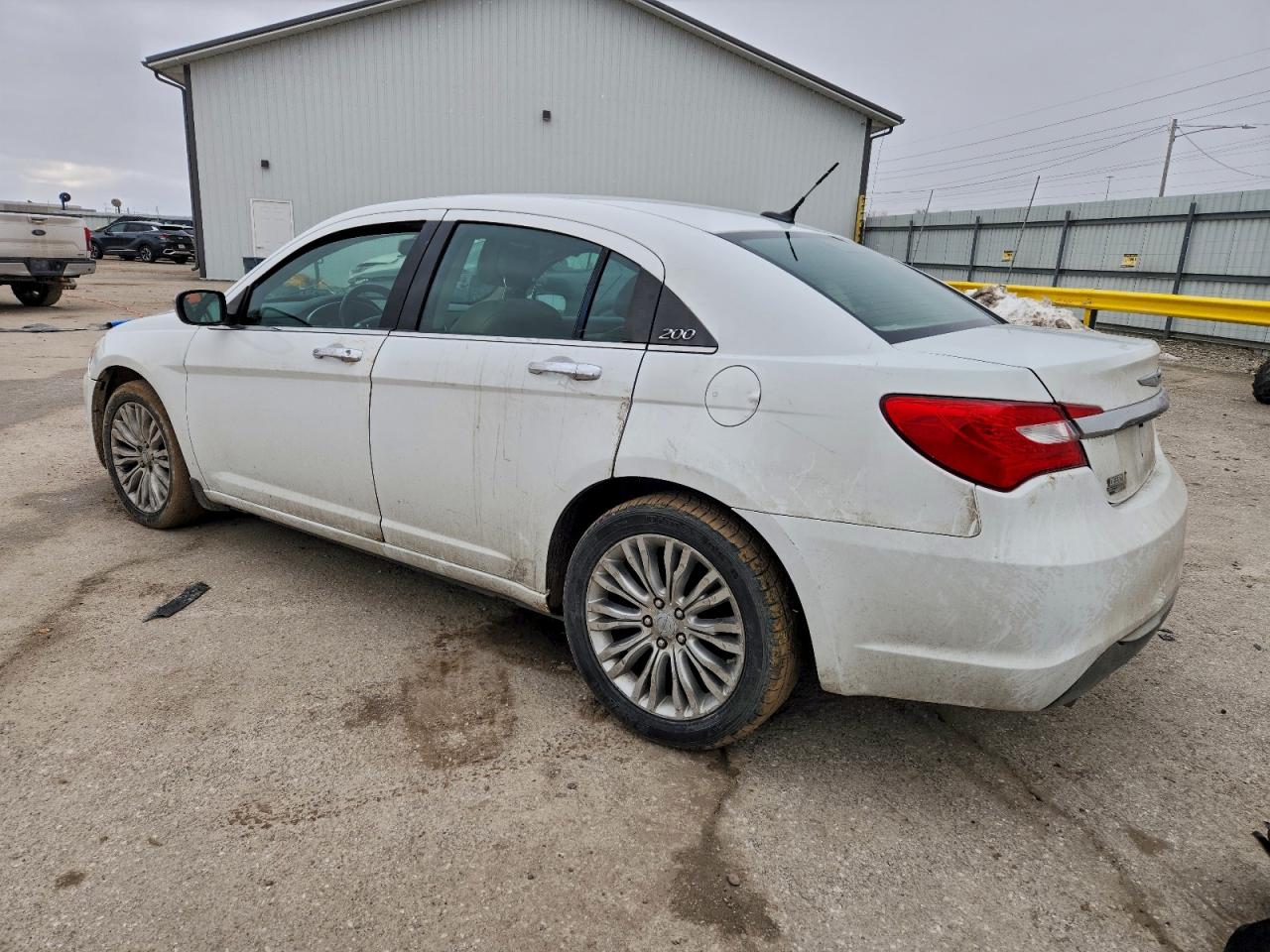 2013 CHRYSLER 200 LIMITED photo 2