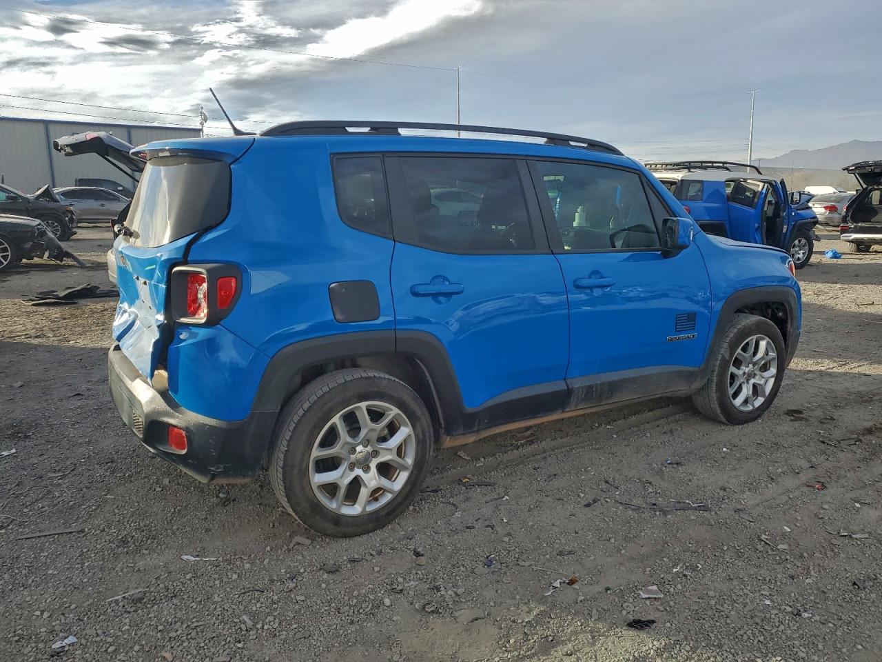 2015 JEEP RENEGADE LATITUDE photo 3
