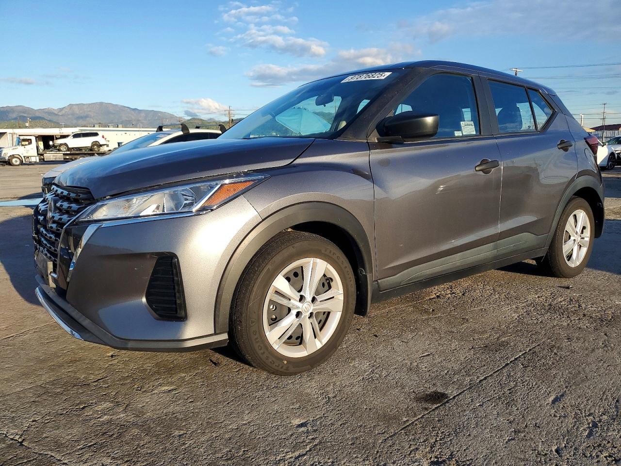 2023 NISSAN KICKS