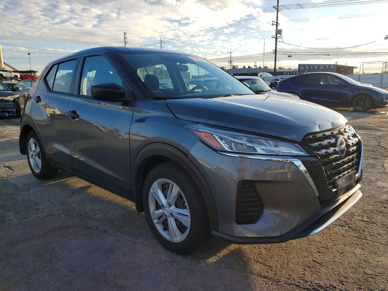 2023 NISSAN KICKS S photo 4