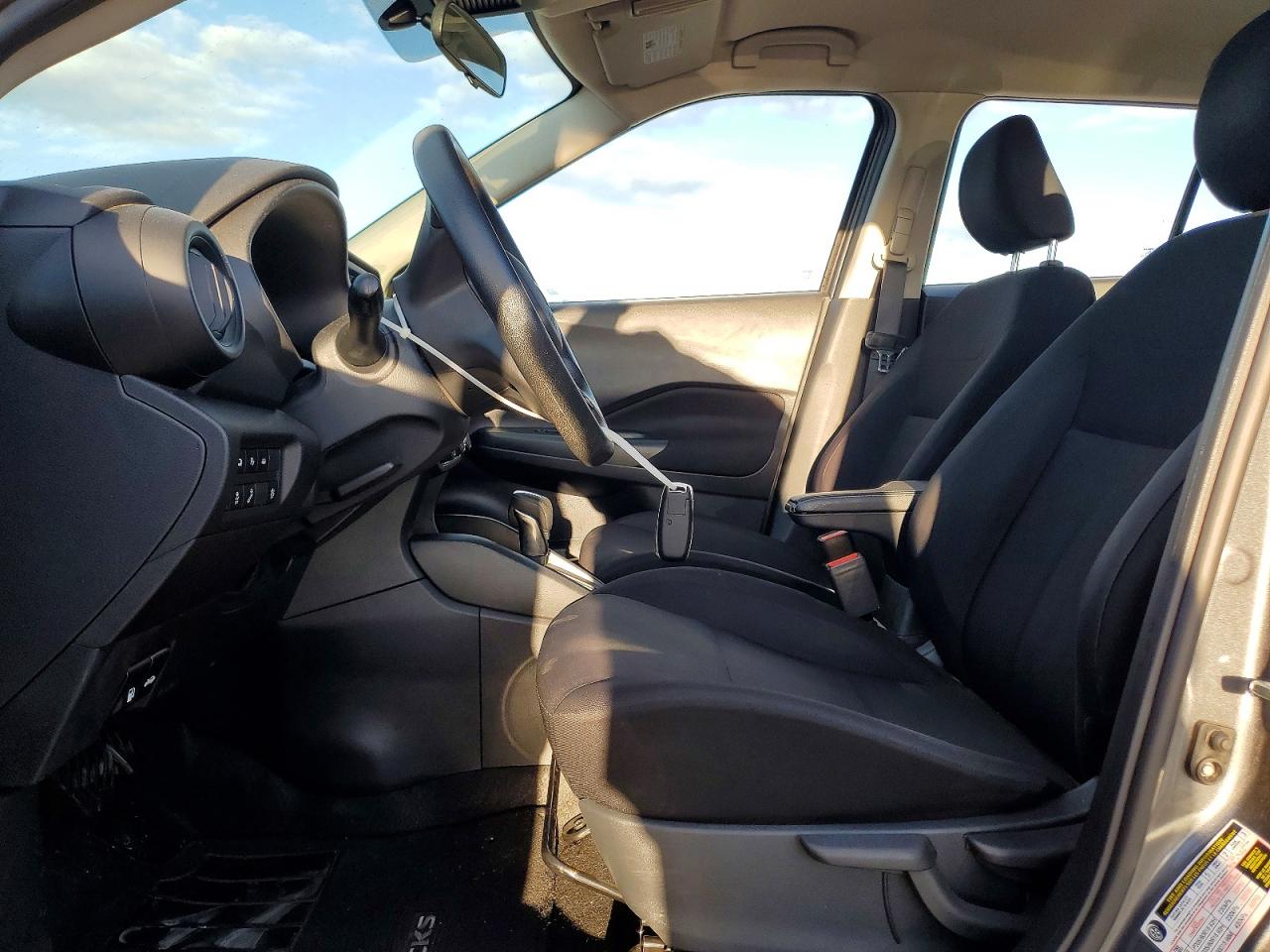 2023 NISSAN KICKS S photo 7