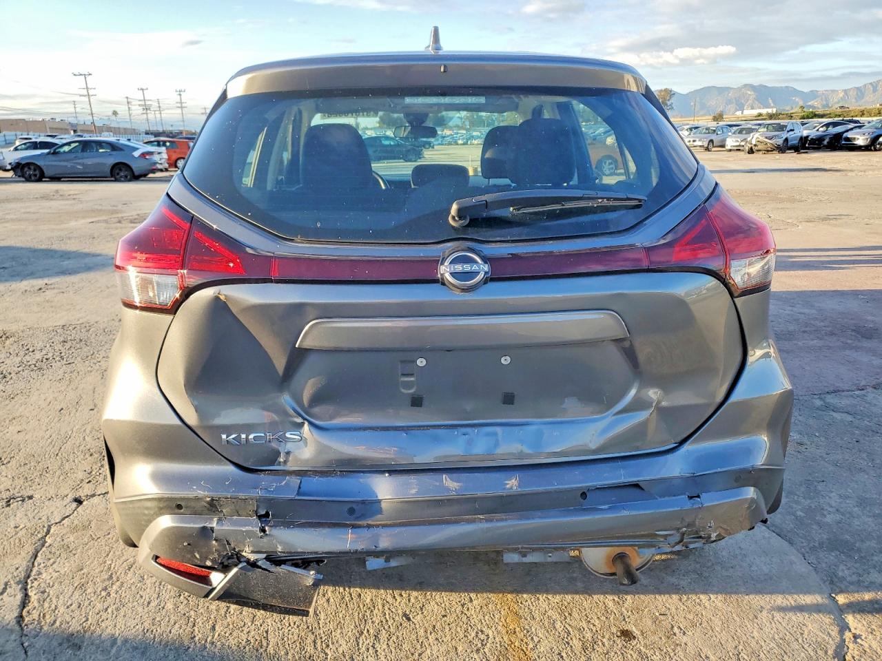 2023 NISSAN KICKS S photo 6
